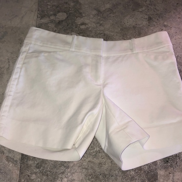 White shorts - Picture 2 of 5